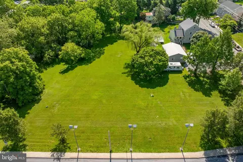 601 E Main St, Lititz, PA 17543 photo 10
