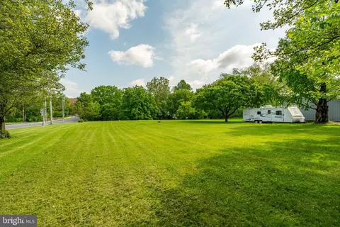 601 E Main St, Lititz, PA 17543 photo 13