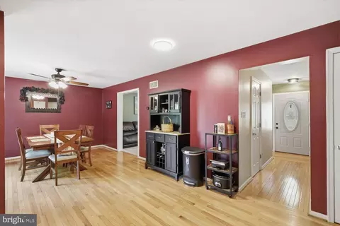 Entry Way - 235 Owl Hill Rd, Lititz, PA 17543 photo 7 of 11