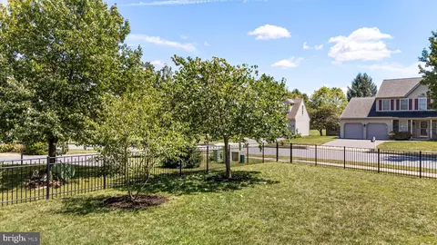 Exterior - 203 Deerfield Ln, Lititz, PA 17543 photo 4 of 5