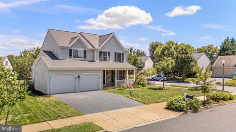 View/Area - 203 Deerfield Ln, Lititz, PA 17543 photo 3 of 6