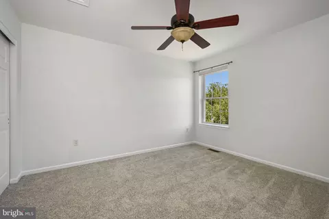 Bedroom - 203 Deerfield Ln, Lititz, PA 17543 photo 2 of 3