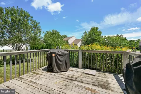 Exterior - 203 Deerfield Ln, Lititz, PA 17543 photo 5 of 5