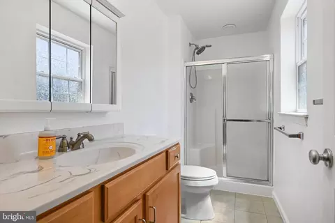 Bath - 203 Deerfield Ln, Lititz, PA 17543 photo 1 of 1