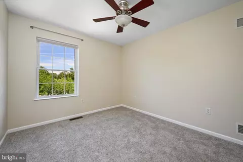 Bedroom - 203 Deerfield Ln, Lititz, PA 17543 photo 1 of 3