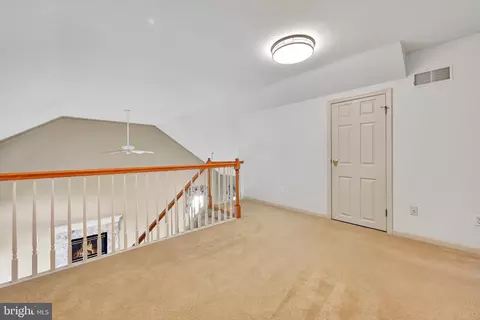 Entry Way - 8 Barbara Ln, Lititz, PA 17543 photo 2 of 2