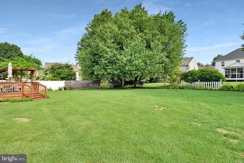 Exterior - 8 Barbara Ln, Lititz, PA 17543 photo 13 of 22