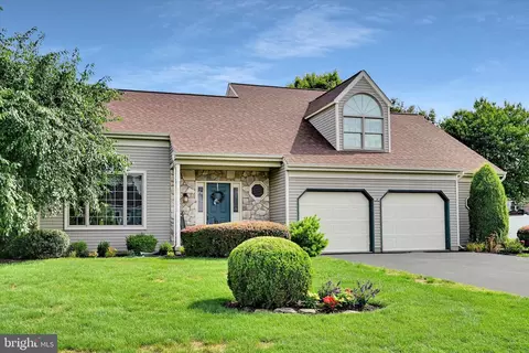 Exterior - 8 Barbara Ln, Lititz, PA 17543 photo 7 of 22