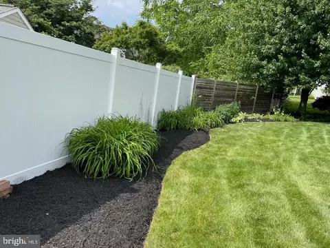 Exterior - 8 Barbara Ln, Lititz, PA 17543 photo 20 of 22