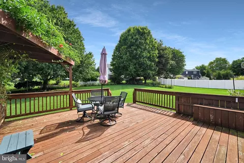 Exterior - 8 Barbara Ln, Lititz, PA 17543 photo 8 of 22