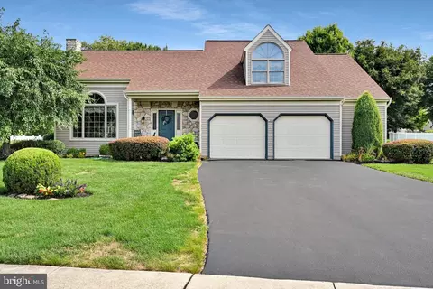 Exterior - 8 Barbara Ln, Lititz, PA 17543 photo 3 of 22