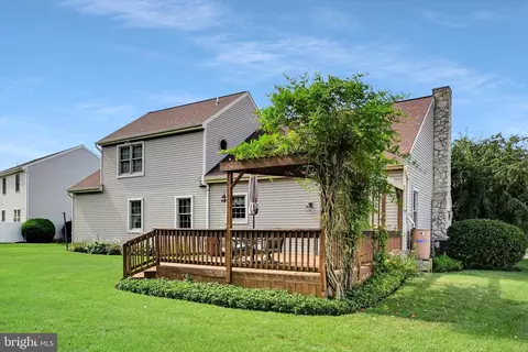 Exterior - 8 Barbara Ln, Lititz, PA 17543 photo 10 of 22
