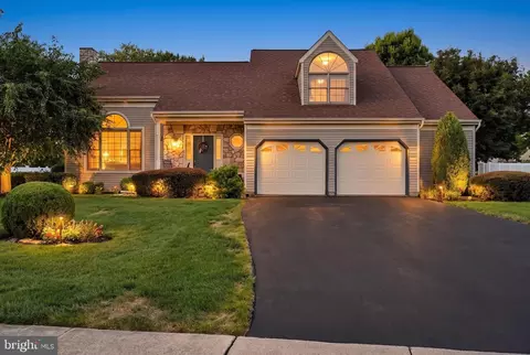 Exterior - 8 Barbara Ln, Lititz, PA 17543 photo 4 of 22