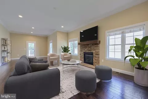 Living - 336 Royal Hunt Way, Lititz, PA 17543 photo 1 of 7