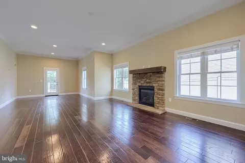 Living - 336 Royal Hunt Way, Lititz, PA 17543 photo 5 of 7