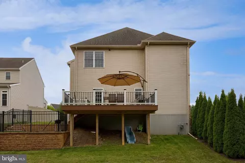 Exterior - 336 Royal Hunt Way, Lititz, PA 17543 photo 6 of 8