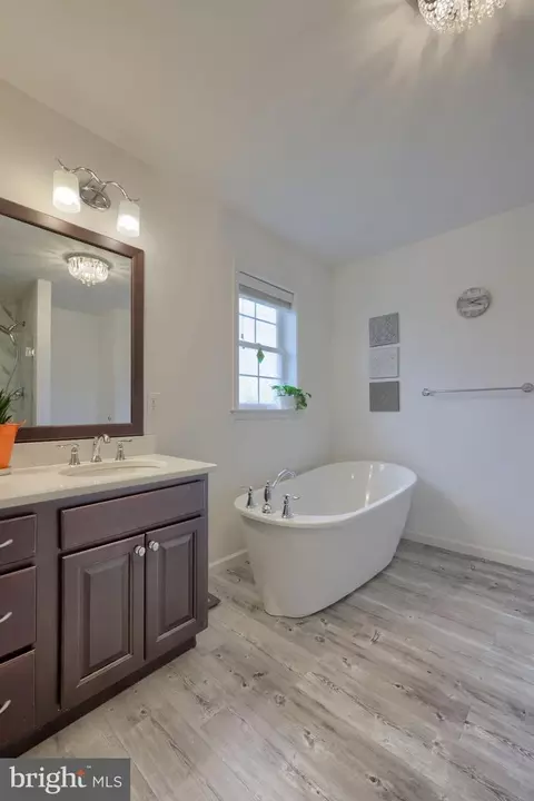 Bath - 336 Royal Hunt Way, Lititz, PA 17543 photo 5 of 7