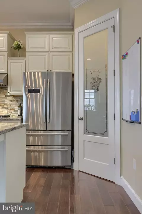 Kitchen - 336 Royal Hunt Way, Lititz, PA 17543 photo 9 of 9