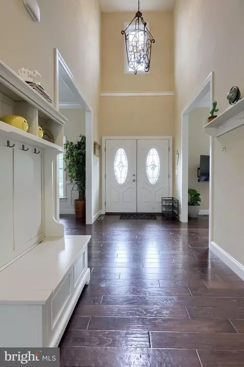 Entry Way - 336 Royal Hunt Way, Lititz, PA 17543 photo 1 of 10