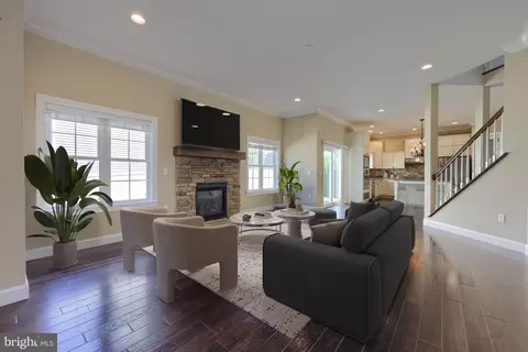 Living - 336 Royal Hunt Way, Lititz, PA 17543 photo 2 of 7