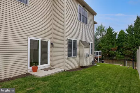 Exterior - 336 Royal Hunt Way, Lititz, PA 17543 photo 5 of 8