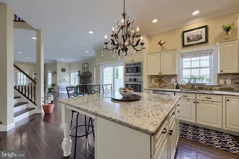 Kitchen - 336 Royal Hunt Way, Lititz, PA 17543 photo 6 of 9
