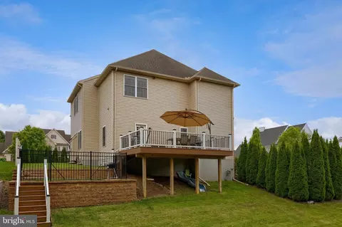 Exterior - 336 Royal Hunt Way, Lititz, PA 17543 photo 7 of 8