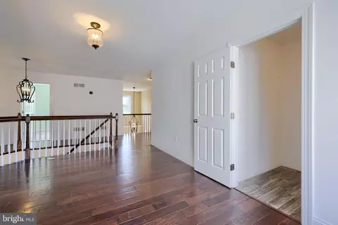 Entry Way - 336 Royal Hunt Way, Lititz, PA 17543 photo 9 of 10