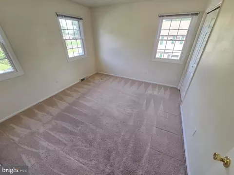Bedroom - 591 Crosswinds Dr, Lititz, PA 17543 photo 4 of 15