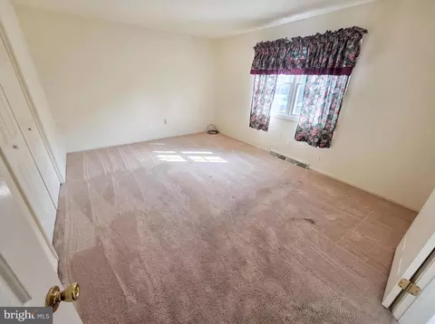 Bedroom - 591 Crosswinds Dr, Lititz, PA 17543 photo 2 of 15