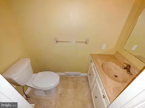 Bath - 591 Crosswinds Dr, Lititz, PA 17543 photo 3 of 3