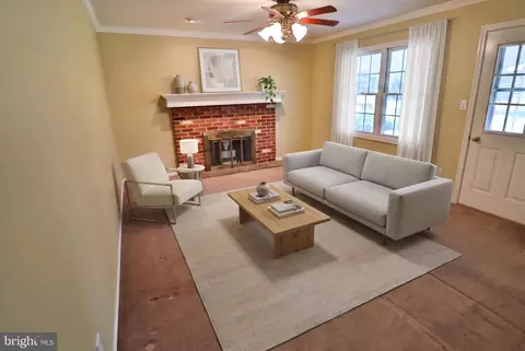 Living - 591 Crosswinds Dr, Lititz, PA 17543 photo 3 of 15