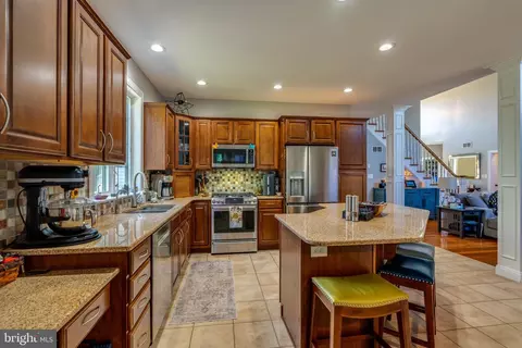 Kitchen - 5 Stoneridge Ln, Lititz, PA 17543 photo 3 of 4