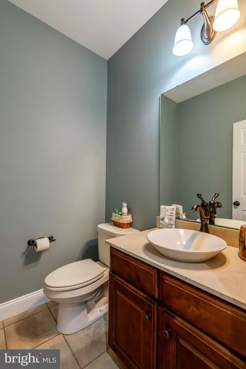 Bath - 5 Stoneridge Ln, Lititz, PA 17543 photo 1 of 4
