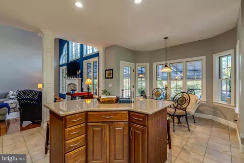 Kitchen - 5 Stoneridge Ln, Lititz, PA 17543 photo 4 of 4