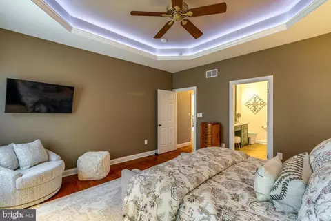 Bedroom - 5 Stoneridge Ln, Lititz, PA 17543 photo 2 of 7