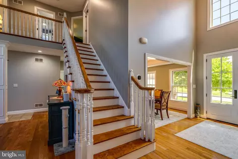 Entry Way - 5 Stoneridge Ln, Lititz, PA 17543 photo 3 of 3