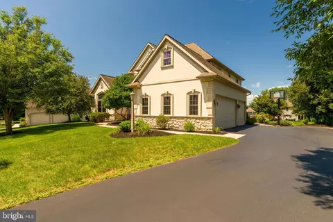 Exterior - 5 Stoneridge Ln, Lititz, PA 17543 photo 2 of 8