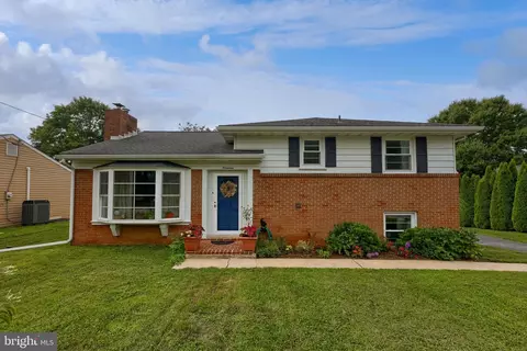 19 Pleasant Dr, Lancaster, PA 17602