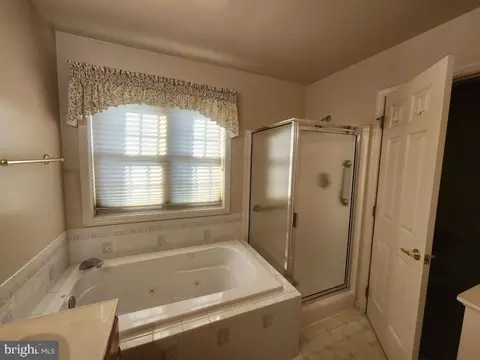 Bath - 342 N Locust St, Lititz, PA 17543 photo 2 of 4