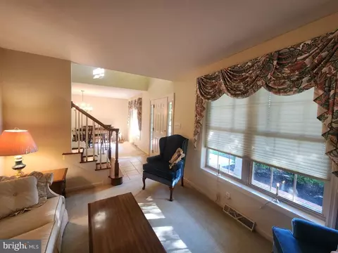 Living - 342 N Locust St, Lititz, PA 17543 photo 2 of 7