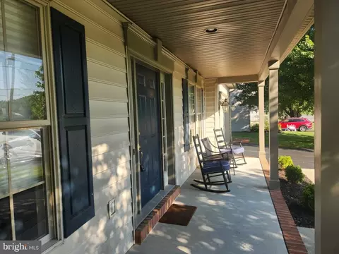 Exterior - 342 N Locust St, Lititz, PA 17543 photo 5 of 8