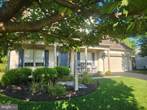 Exterior - 342 N Locust St, Lititz, PA 17543 photo 2 of 8