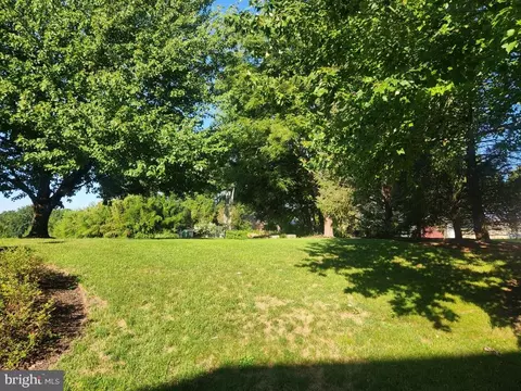 Exterior - 342 N Locust St, Lititz, PA 17543 photo 7 of 8