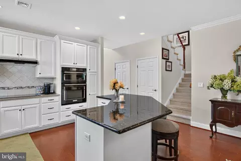 Kitchen - 430 Valor Dr, Lititz, PA 17543 photo 4 of 5