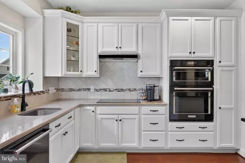 Kitchen - 430 Valor Dr, Lititz, PA 17543 photo 1 of 5