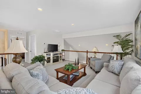 Living - 430 Valor Dr, Lititz, PA 17543 photo 1 of 1
