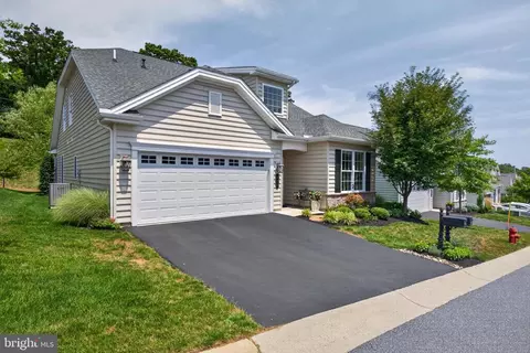 Exterior - 430 Valor Dr, Lititz, PA 17543 photo 2 of 12