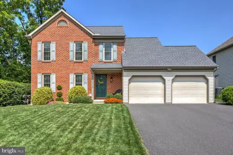 509 Spring Hollow Dr, New Holland, PA 17557