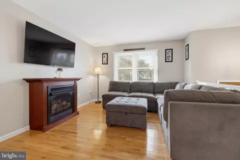 Living - 103 Owl Hill Rd, Lititz, PA 17543 photo 1 of 1